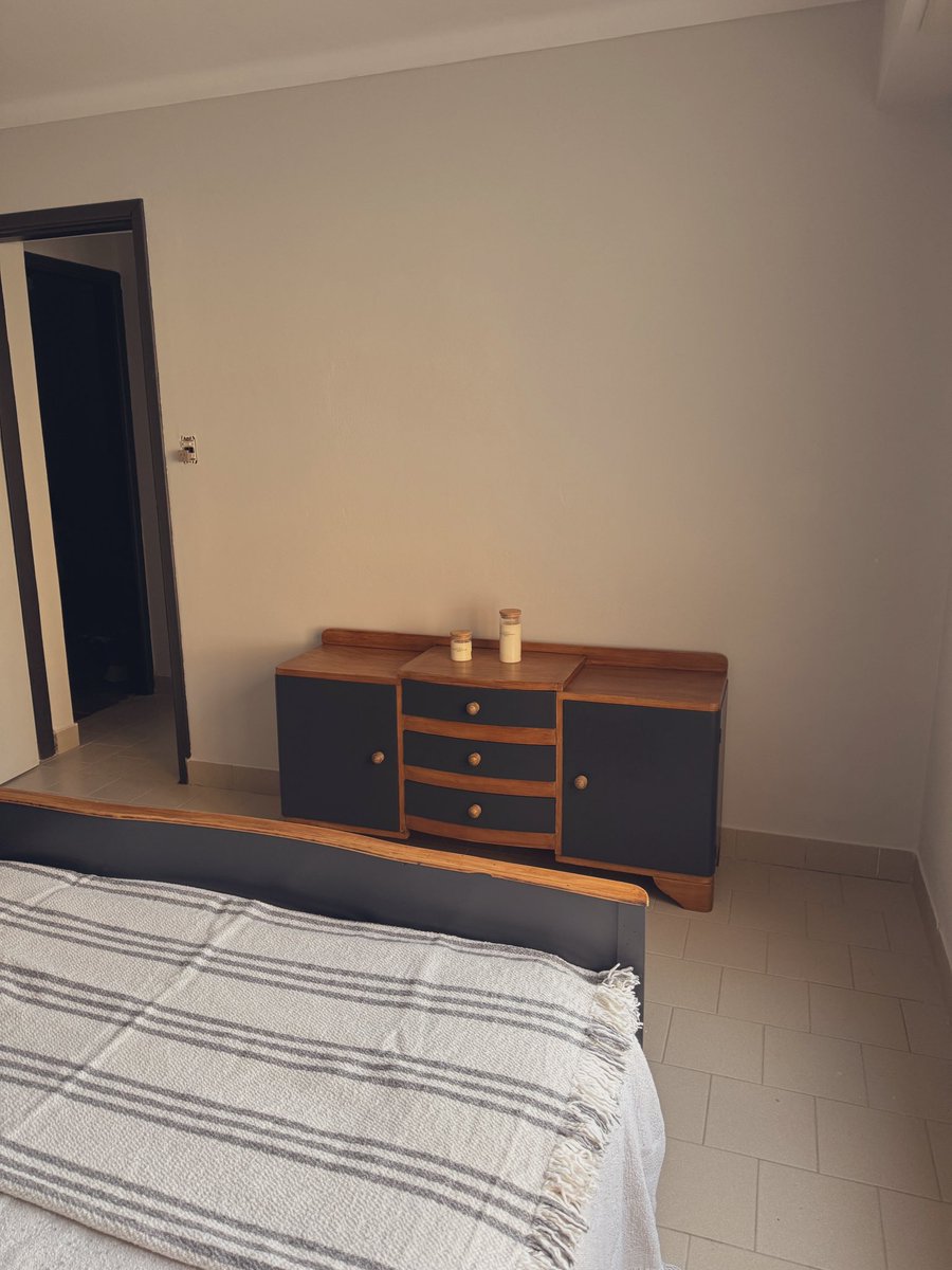 Denise_dli's tweet photo. Abue le estoy poniendo mucho mucho amor a tus muebles, no te imaginas cuánto🤍✨ https://t.co/GPQ2zO4Q7i