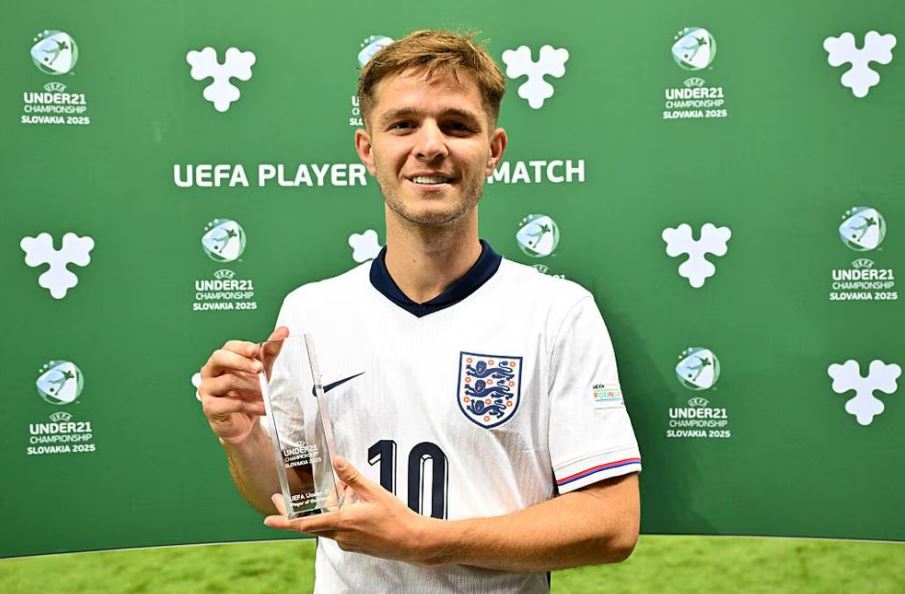 foet247europa's tweet image. James McAtee is the Man of the Match: "McAtee made a strong contribution to an effective England high press. With the ball, he was excellent at finding spaces that enabled him to receive possession. He was in the right place at the right time for the opening goal." #ESPENG