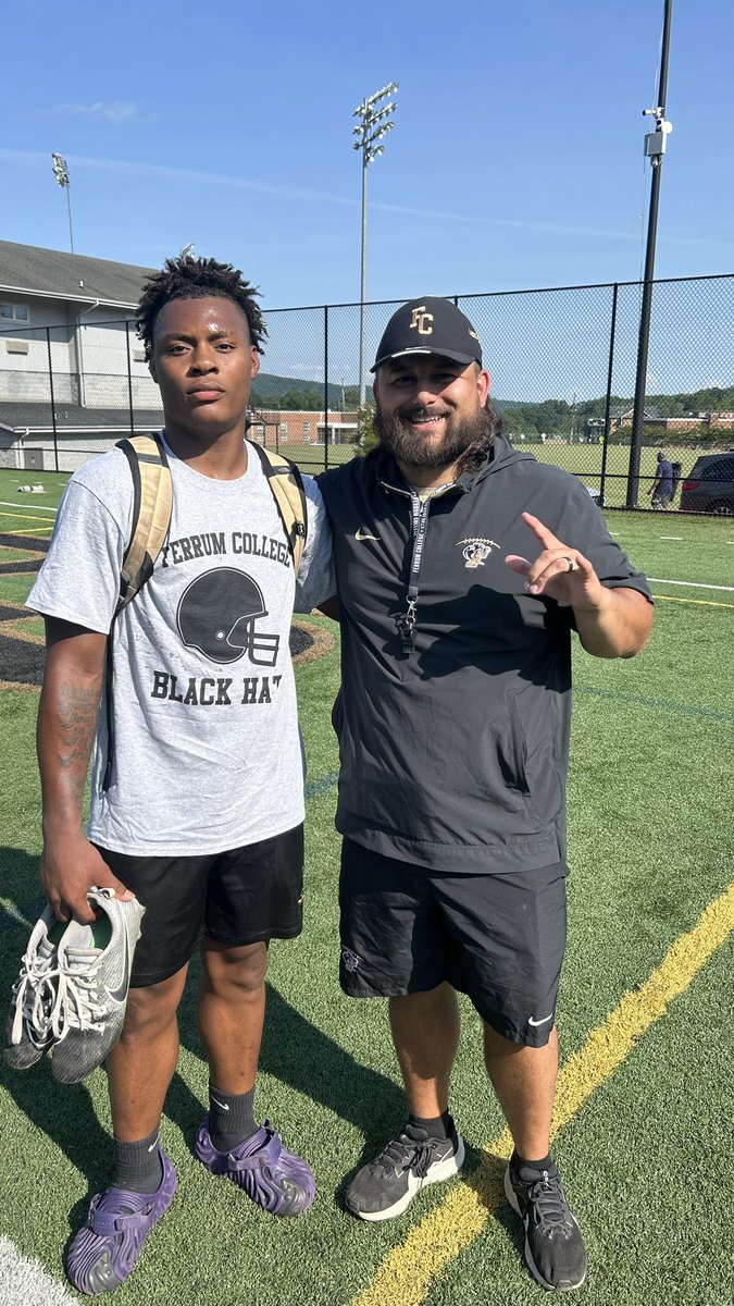 DjJefferies2's tweet image. Had a great day at @FerrumFootball Camp and would like to thank @thetruAK, loved the intensity and vibes.