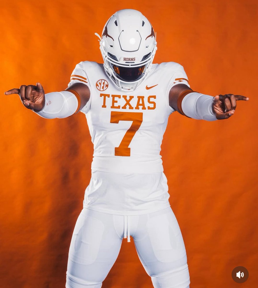 Pensacola (Fla.) Catholic five-star EDGE Trenton Henderson shares photos from his Texas official visit <a href="/Horns247/">Horns247</a> | #HookEm 

247sports.com/college/texas/…