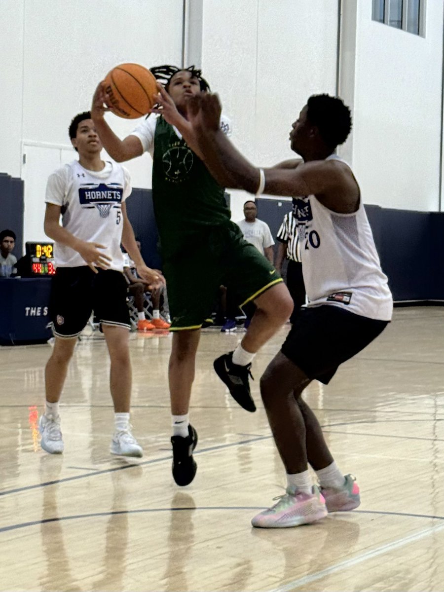 NorfolkKnights's tweet photo. Henrico (5’10 2028) Justin Golden in action.  One of Virginia’s top players in the 2028 class he has added bulk and can muscle his way past many defenders and still has that powerful burst.  Dribble pull-up is automatic!  Gets to his spots nicely.  A threat as a scorer and a passer.  Energy giver!  We featured Justin previously, check it out:  #BigShots #VALive @BigShotsToday @BigShotsGlobal  https://t.co/uYa9ChJBKy https://t.co/uYa9ChJBKy