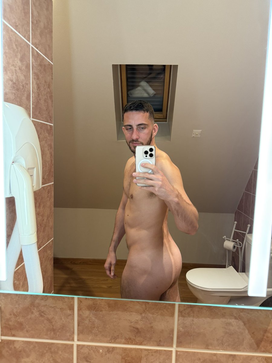 Bonne nuit 😴 

onlyfans.com/victorperrelli