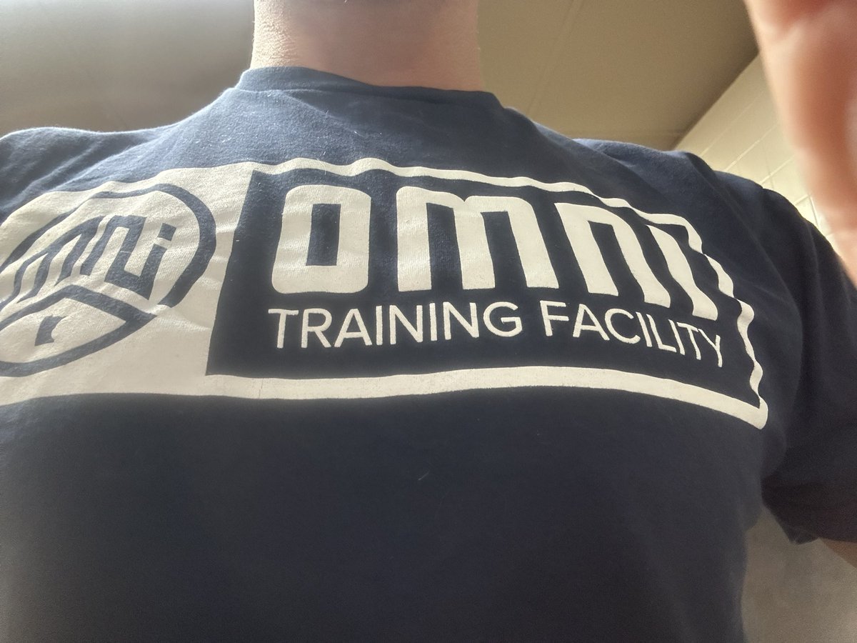 SplitzHT's tweet image. One of my favorite shirts way before I created Omni.  It’s like it’s an omen for my new sona.