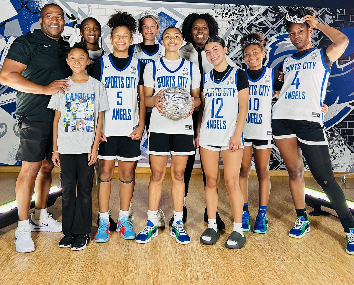 coachRoe2's tweet photo. Soooo proud of this squad?! S/O to Detroit Renaissance, Lakota West, Ryle varsity teams high level competitive play, that caused our 2030 to rise to the occasion!
They did just that!๐๐๐พ๐๐พ๐๐พโค๏ธ
#SpecialGroup https://t.co/hcf0cduEtw