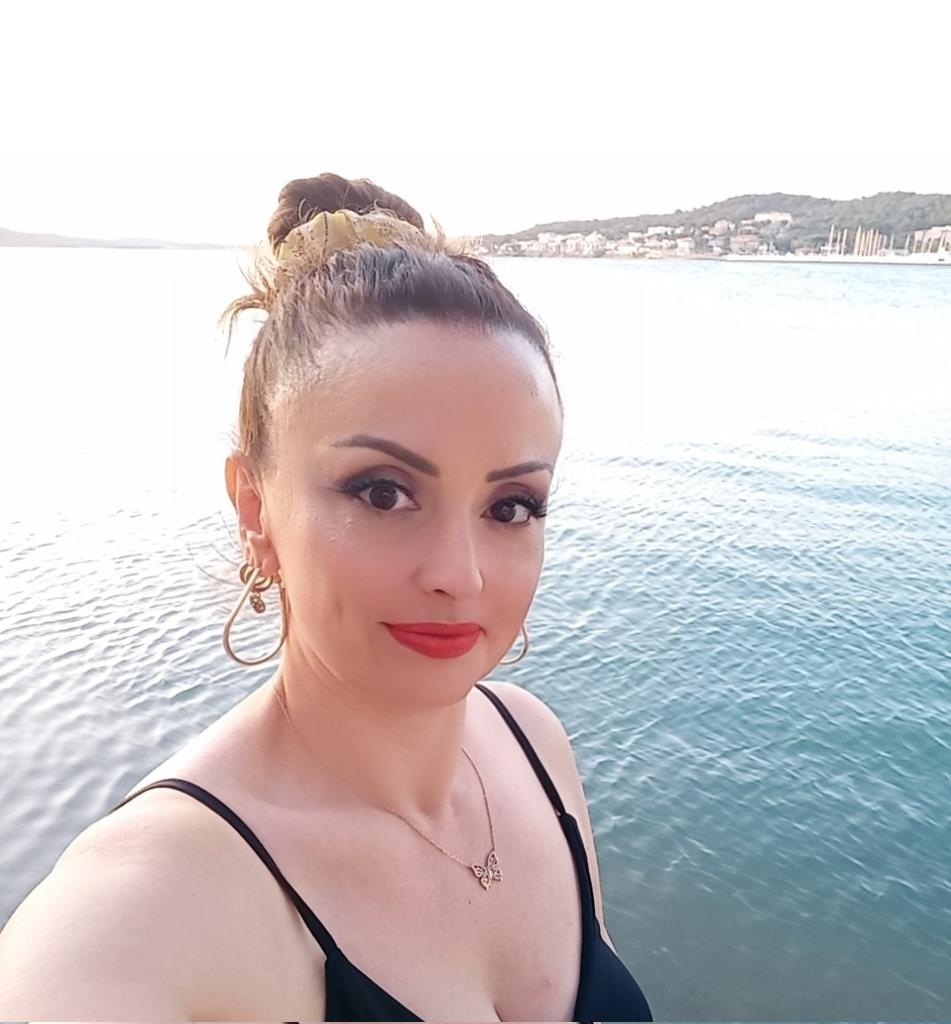 Denize girip unuturuz diyemeyeceğim. Öyle bir deniz henüz icat edilmedi.