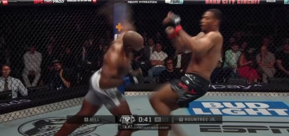 La malveillance de Rountree Jr doit etre etudiée

Le coup a brisé le mur du son

Un coup sponsorisé par Dassault Aviation 

#UFCBaku