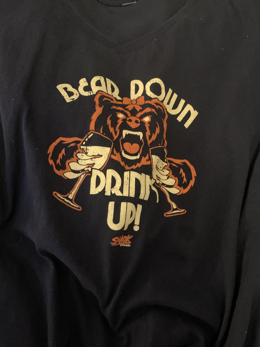 LisaMarieCooks's tweet image. Dano @GrillsAlotDano I had to wear it today, whatcha think 🐻 ⬇️
#DaBears