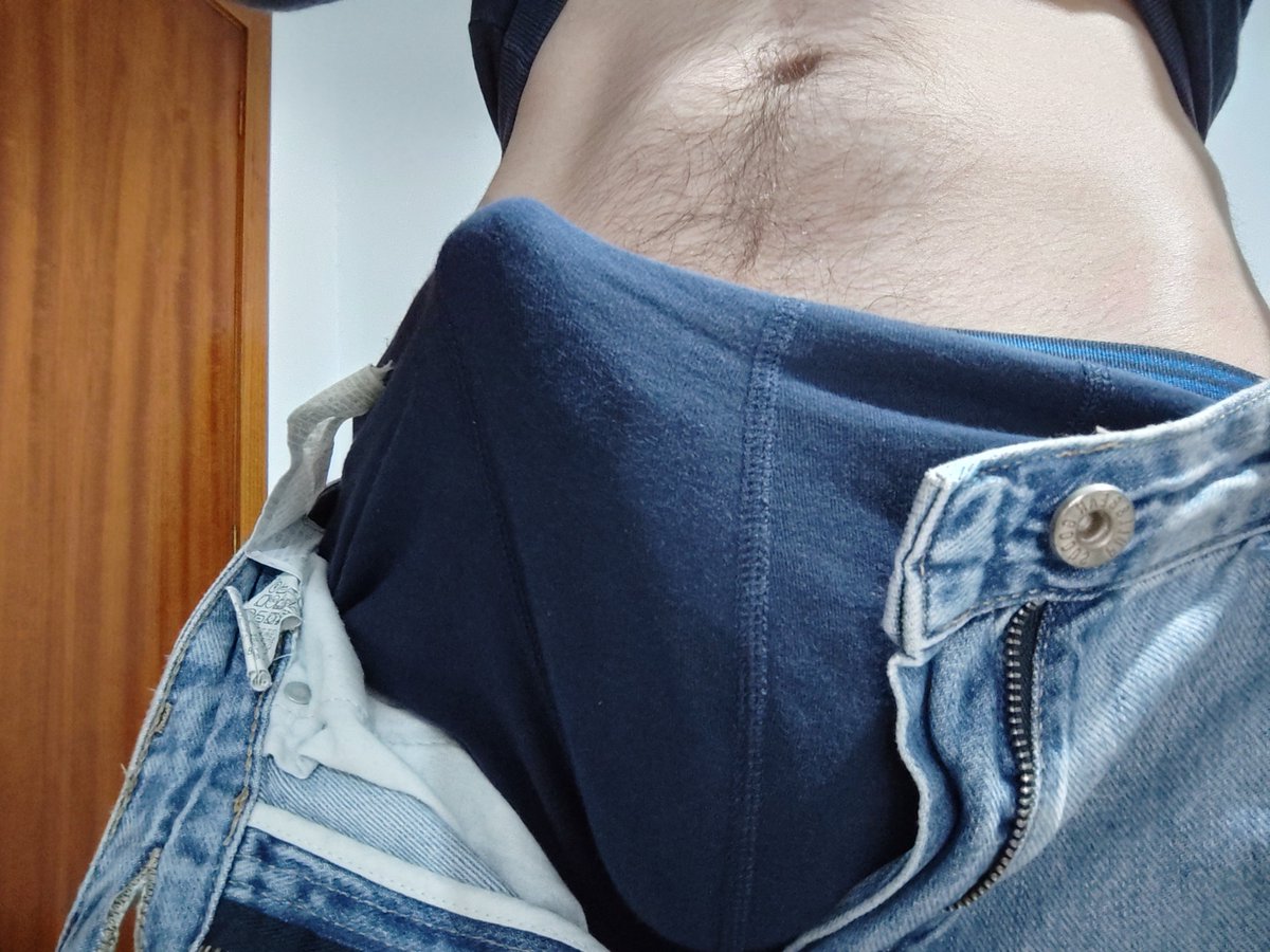 Louchito3's tweet photo. Menos ignorar y más chupar 🫵😡

#pene #dick #bulge #polla #underwear https://t.co/Ex892GDi58