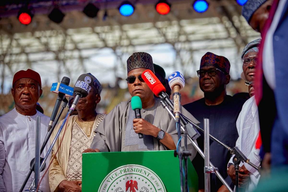 aksgovt's tweet photo. “I’m telling you this, Your Excellency Pastor Umo Eno, because I want you and our fellow compatriots to know that President Tinubu is a nation builder and a true democrat. Your decision to come home to the APC is one you will never regret.”

— HE Sen. Kashim Shettima, GCON, https://t.co/kEDigwGjh0