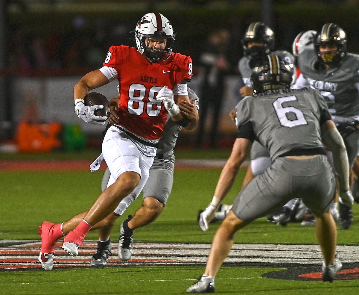 Argyle tight end Braden Bach announced Saturday his commitment to play college football at TCU.

The rising senior picked the Horned Frogs from a final three that also included Kansas State and Kansas.

Story: dentonrc.com/sports/high_sc…