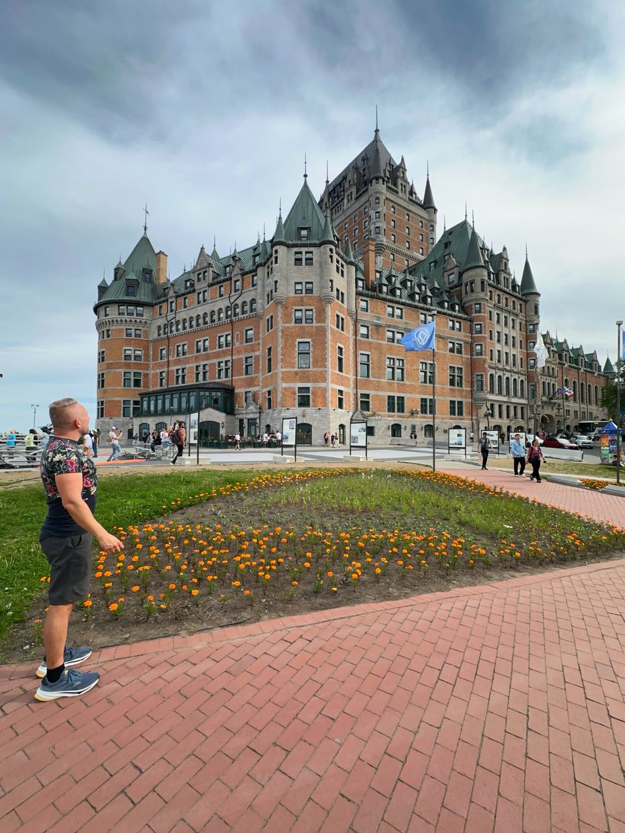 JoshRimer's tweet photo. Bonjour from Quebec City! 👋😃
From the beautiful old buildings to the quaint cobblestone streets, this place feels like a European getaway without leaving Canada. 😍
#tbexquebeccity #quebeccite #bonjourquebec https://t.co/Mu73G7EcON
