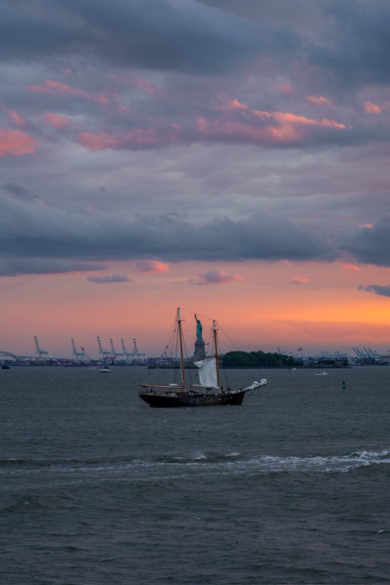Keep cool New York.... #statueofliberty #heatwave
