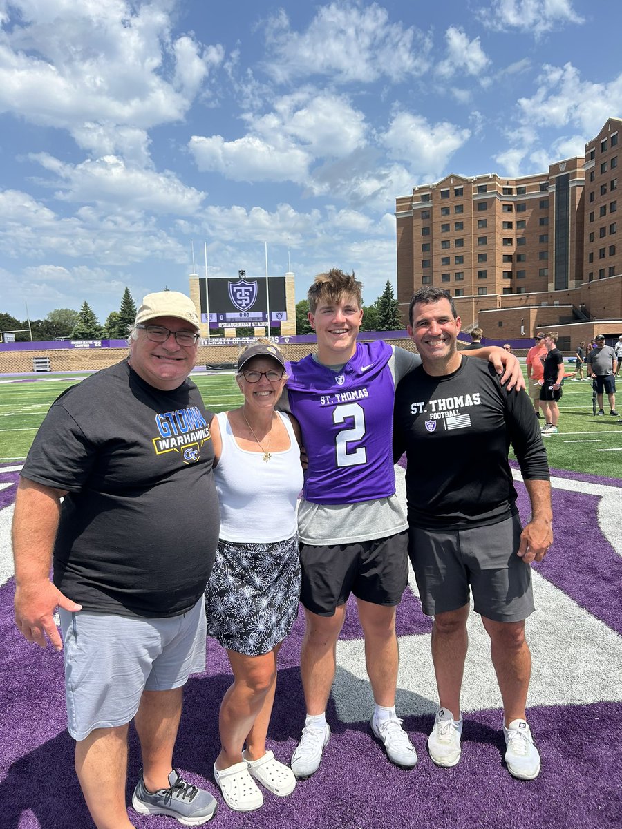 VinnyInga's tweet image. Had a great camp at St. Thomas today! Appreciate all of the coaches who spent time talking to me today!
40 yard dash - 4.69
@Coach_Caruso @CoachNickleson @jay_macintyre11
@kuchinski8