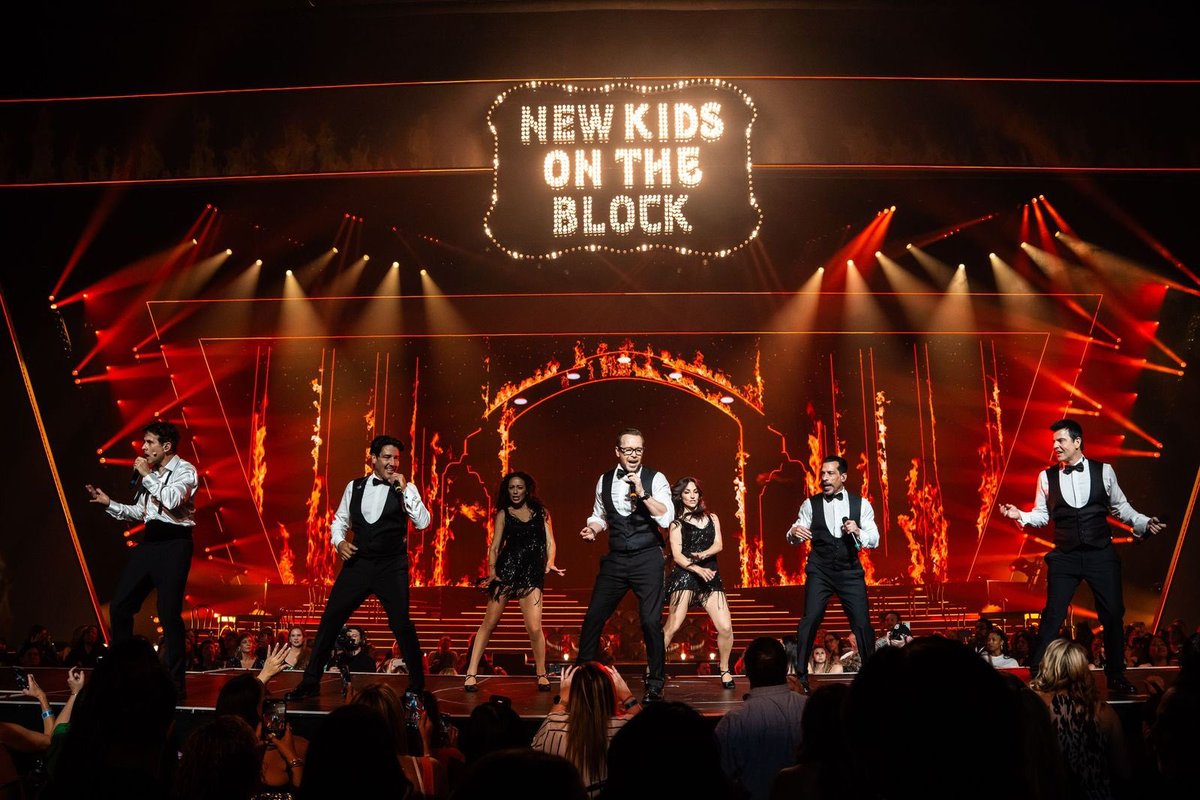 NKOTB's tweet photo. Night 1 of our Las Vegas residency was amazing, Blockheads! 🤖♥️ You brought all of the energy, the love, and #TheRightStuff. We can’t wait to do it again tonight! https://t.co/aGKqZck70L