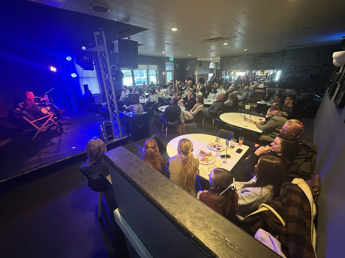 Damien Saunder tweet media