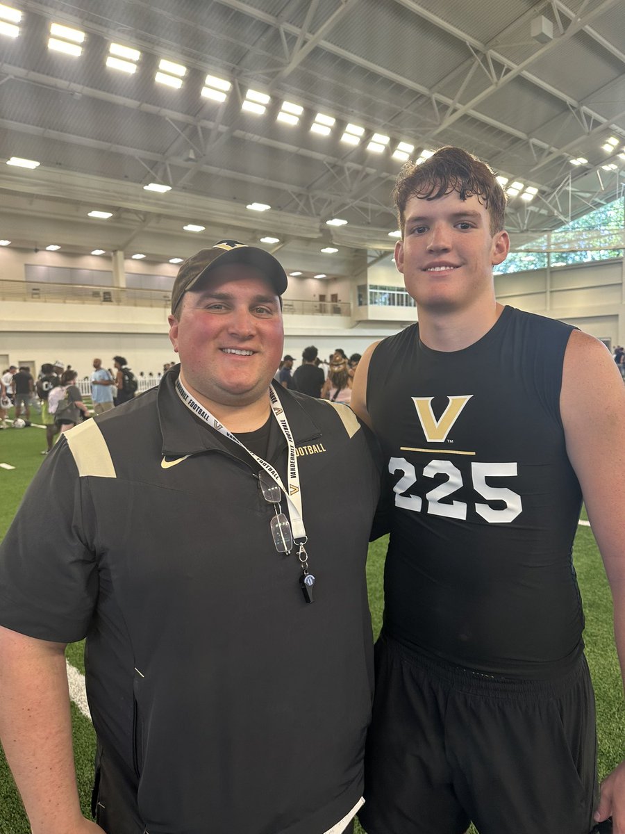 ReidErdos's tweet photo. Had a great time @VandyFootball thanks @coachj_lepak and @Coach_Flaherty for giving me good advice! @footwork_king1 @TjErdos https://t.co/hhbhJQ2NGa