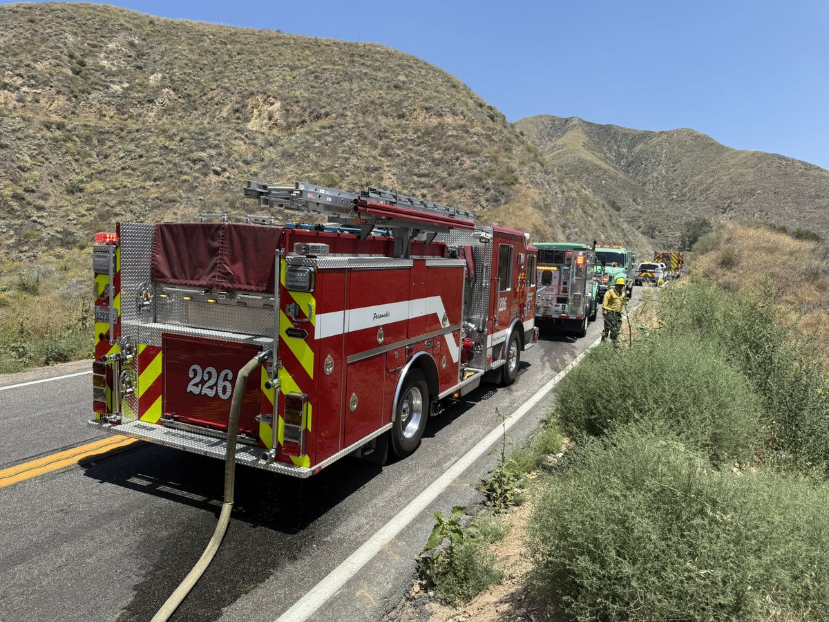 San Bernardino (Final): #CookFire command terminated, with fire now fully contained at just under five acres. A quick response by first-arriving companies kept the fire from spreading across Hwy 330.

The multi-agency response included engine companies, patrol units, chief