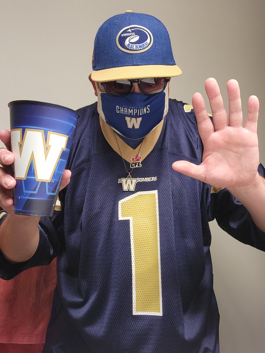 BluGoldWhiteout's tweet photo. At a family wedding. Cheering hard in spirit! Will tune in if I can. #ForTheW #LetsGoBombers #LoveThisTeam #ZachIsBack ππ£ππ https://t.co/DgbLhdzdSI