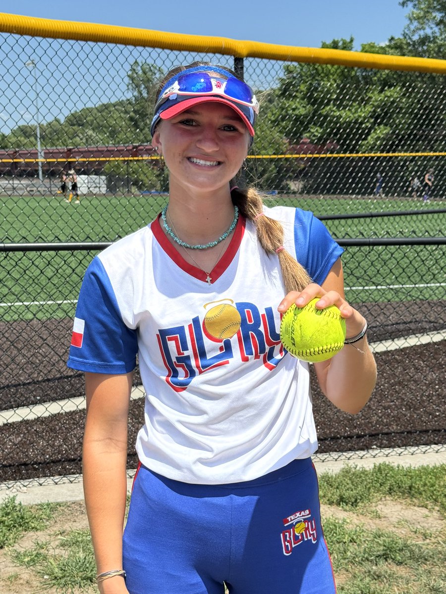 Dominique Schellenger (‘26) with a three-run home run! Great job Dominique!!!