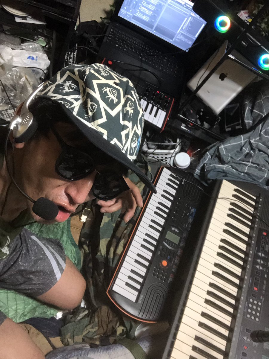 SABIKINOtypeR's tweet photo. 2025年6月22日(日)
05時51分
何とな～く、キーボードを並べて音を出してみた・・・。

[PC]SONY VAIO Fit15E
•AKAI MPK mini MK3(MIDIキーボード)
•YAMAHA PSR-200
•CASIO SA-76

#DAW #DTM #VaioFit15e
#VAIO #VAIOノート #バイオノート
#MPKminiMK3 #PSR200 #SA76
#synthesizer #piano #keyboard https://t.co/Vox4UCg2Ei