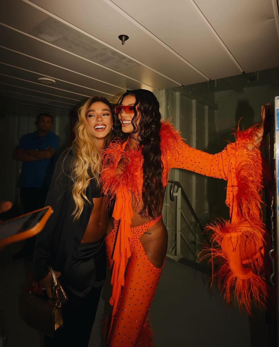 euprintss's tweet image. Day 20 | @oranchoreality🪼