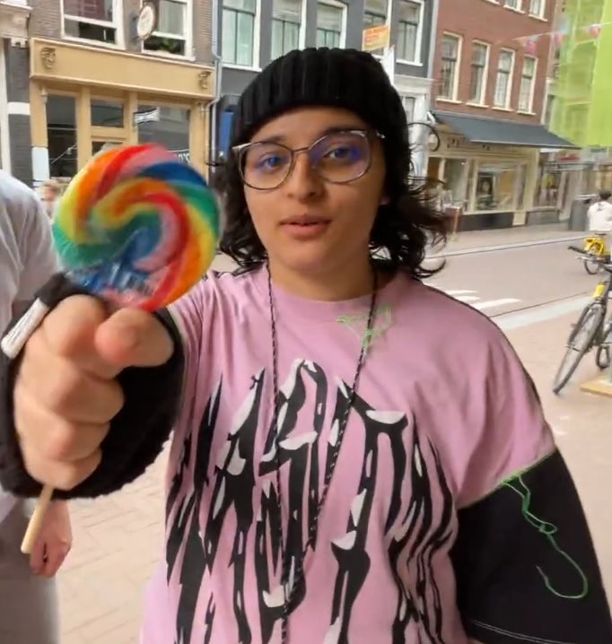 confusedtotem's tweet image. Corporate needs you to find the difference between this picture and this picture