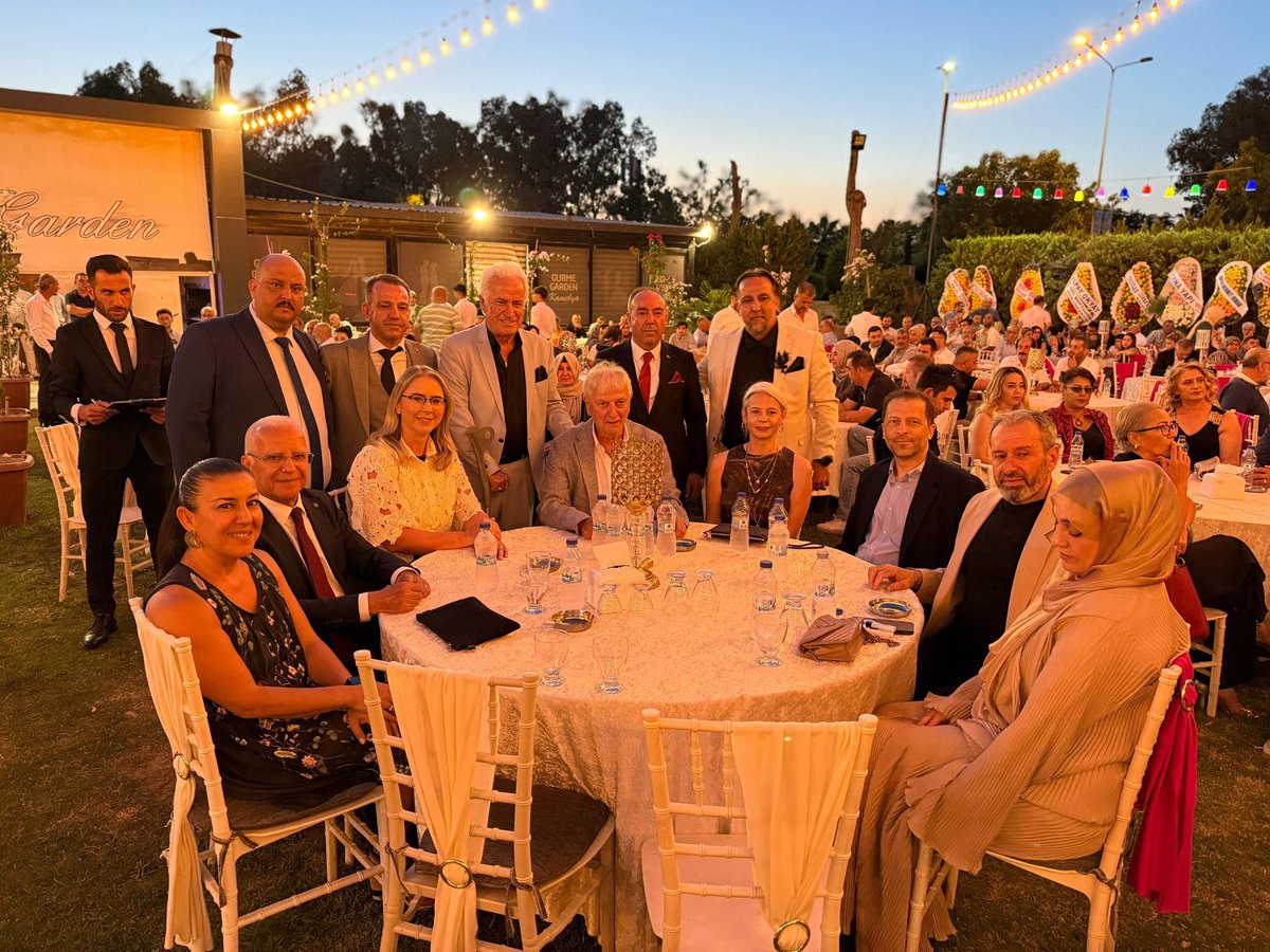 Ender YORGANCILAR (@eyorgancilar) on Twitter photo Odamız çalışanlarından Şeyhmus Alptekin’in kıymetli oğlunun nikah merasimine, AK Parti İzmir Milletvekili Sayın <a href="/CeydaBC35/">Ceyda Bölünmez Çankırı</a> ile birlikte şahitlik ettik.
Genç çiftimizi tebrik ediyor, bir ömür boyu mutluluk ve huzur diliyorum. 🧿 Odamız çalışanlarından Şeyhmus Alptekin’in kıymetli oğlunun nikah merasimine, AK Parti İzmir Milletvekili Sayın <a href="/CeydaBC35/">Ceyda Bölünmez Çankırı</a> ile birlikte şahitlik ettik.
Genç çiftimizi tebrik ediyor, bir ömür boyu mutluluk ve huzur diliyorum. 🧿