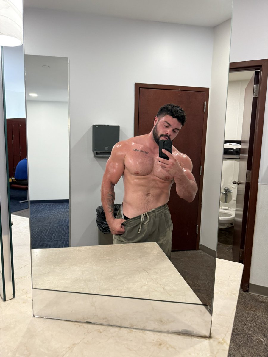 TonyEchevarria_'s tweet photo. Is it even a workout if you’re not dripping?

https://t.co/PjxIgTI80y https://t.co/1aEOXuhcdr