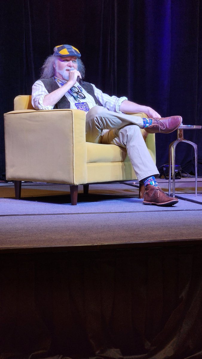 nealiios's tweet image. Just now @Soonercon: Ethan Phillips said I asked the best / most interesting questions he's ever been asked on stage, which is amazing given all the conventions he's been a guest of. My journalism degree pays off again. :) #StarTrekVoyager #Interview #OnTheMainStage #NealOnNeelix