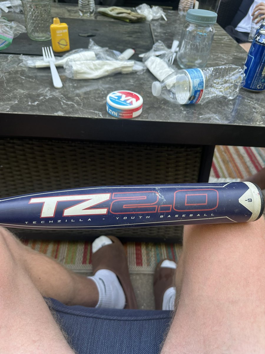 Brian “dirty lips” Barley tweet media