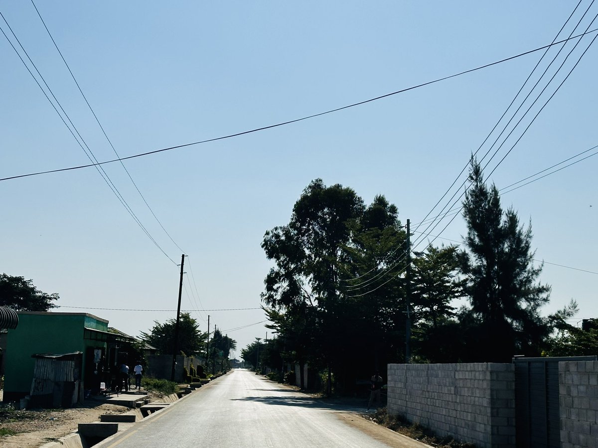 🔥 HOT DEAL! TWO PROPERTIES FOR SALE – NOW REDUCED TO K1,600,000! DON’T MISS OUT! 🏡  

📍 Prime Investment Opportunity: 3-Bedroom House + 4 Bedsitters
Location: Ranchdale, Obama  
Price: K1,600,000 (Negotiable) – Originally K1,800,000
Contact: 0973 571 307 (Call/WhatsApp)  

🌟