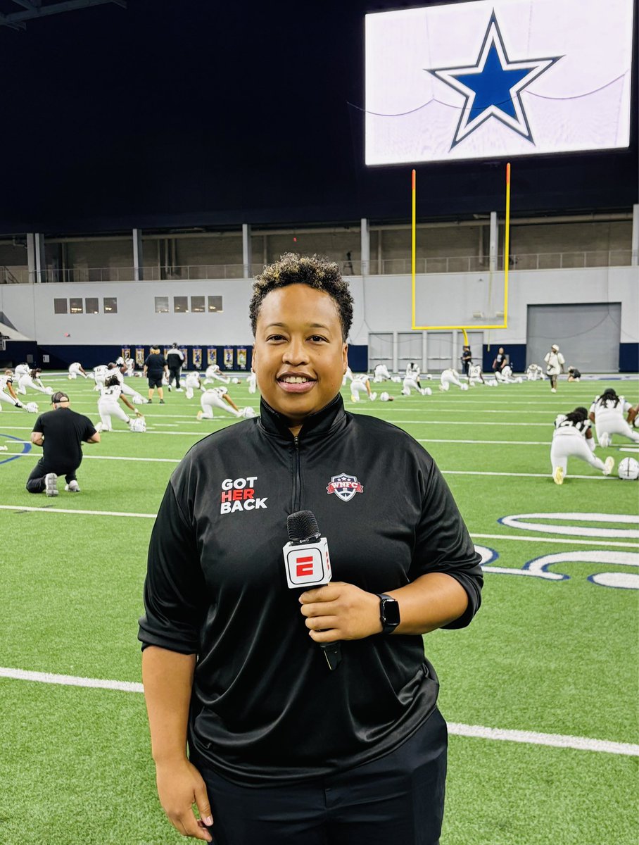 JenniferKing5's tweet image. Big thanks to @espn for the opportunity to do the sideline reporting from the @wnfcfootball National Championship game.