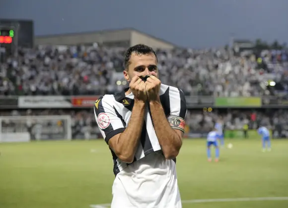 GxldeMedunjanin's tweet photo. No me hace falta imaginar una historia como la de Cazorla. Nuestro capitán se bajo a tercera y nos llevo al futbol profesional. https://t.co/Un8YTG54zG
