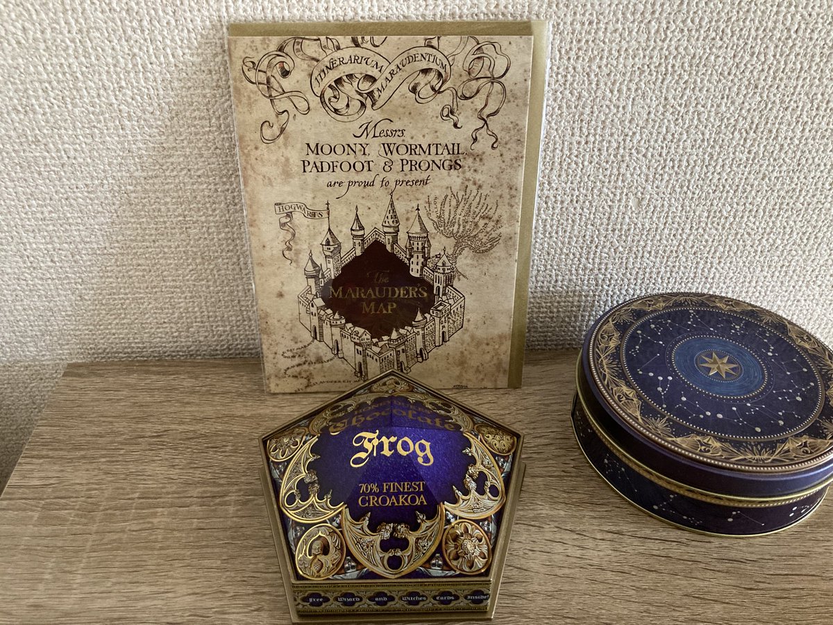 karintou_mintia's tweet photo. スタジオツアーで魔法界に行ってきた!!期間限定で炎のゴブレットのプロジェクションマッピングなどなどあったよ⸜(*˙��˙*)⸝🏆
カエルチョコレプリカを買ってしまった…!!(中のカエルチョコぷるっぷる)
7時間弱...??歩いて語って、楽しすぎる休日だった…🪄ꕀ𖤐 ̖́- https://t.co/gTyvKFWBA8