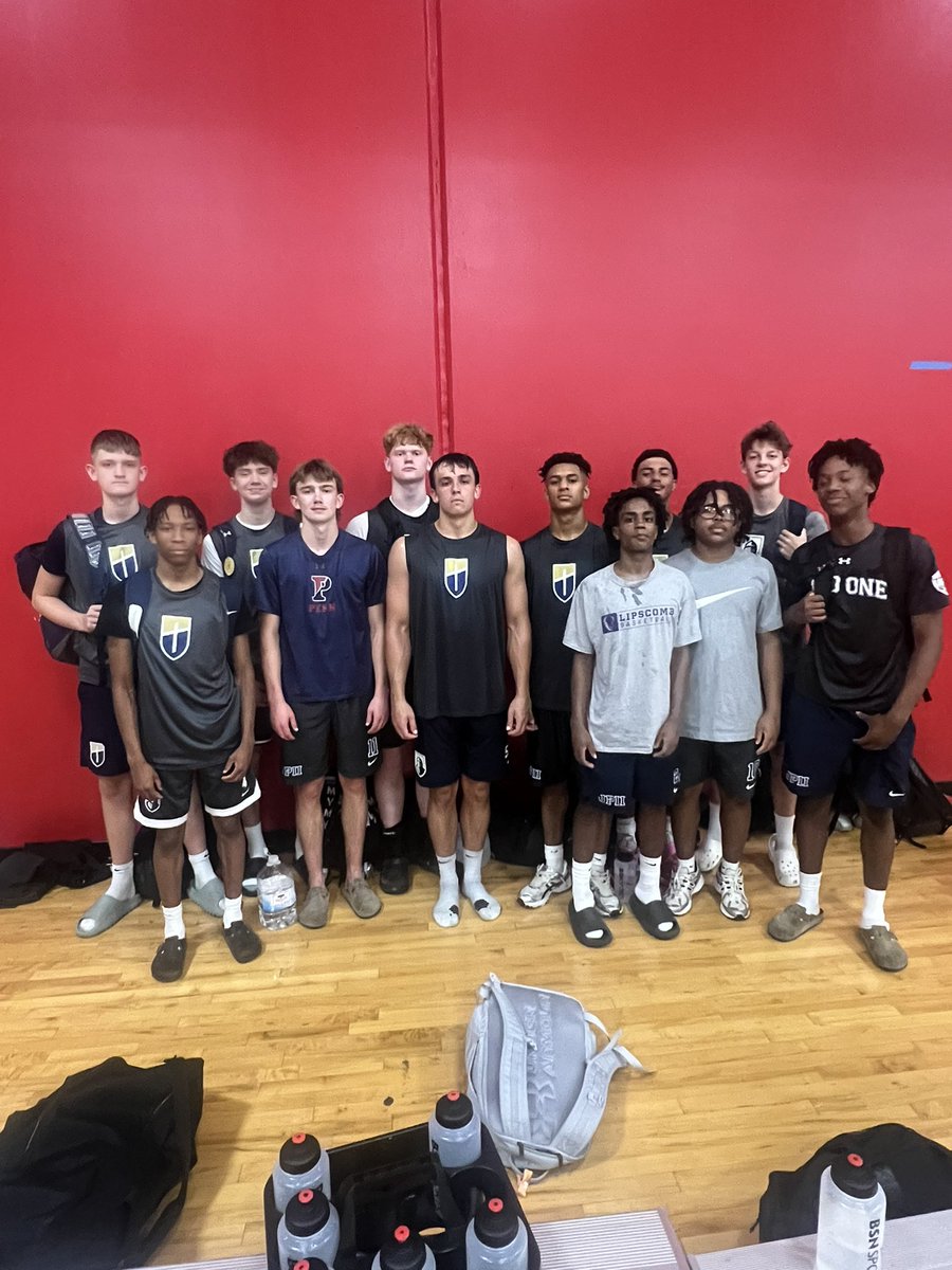 Thanks to @BCATHoops for putting on another great event to wrap up the summer. What started as a time of uncertainty turned into something to build on — a team that gelled, played for each other, and rattled off 16 straight wins to finish 18-3.  #KnightsBasketball #Fam1ly