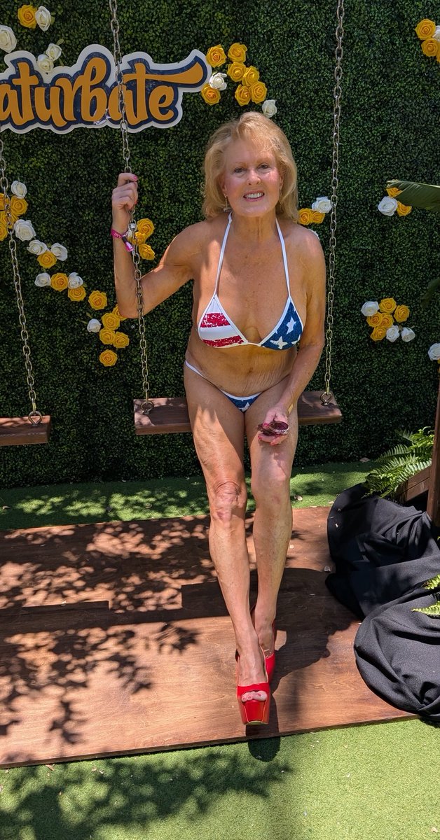 Not quite the swing I’m used to, 😉, but it was so cool in the shade.  💋