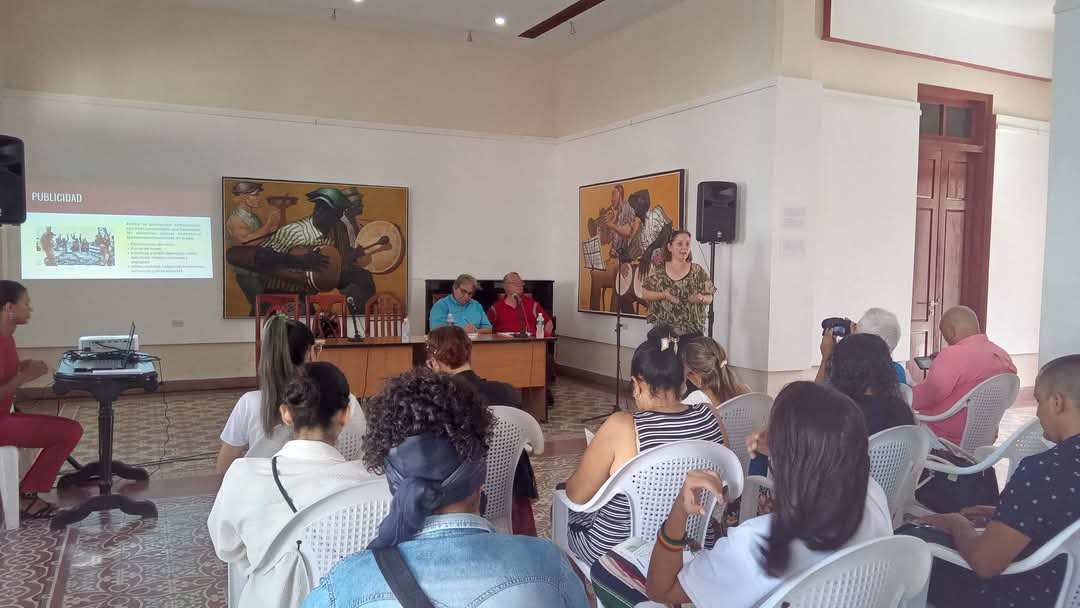 📣Como en Guantánamo y Santiago de Cuba en las últimas jornadas, este sábado el presidente del ICS, <a href="/alfonso_noya/">Alfonso Noya Martínez🇨🇺</a> encabezó en Granma un intercambio con representantes de las  diversas formas de gestión económicas del territorio sobre el ejercicio de la publicidad y el patrocinio.