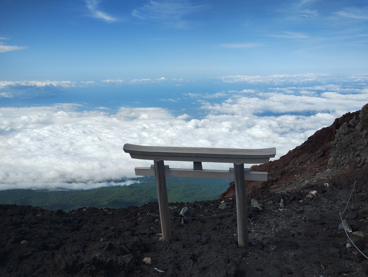 臨時の特小富士宮レピーター稼働しました📡
L14-15
１１時まで運用します。
みなさんよろしくお願いします🙏

場所は昨日と同じで高さは1m下げてます。風で揺れてます