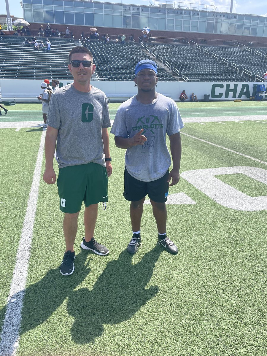 Rolovesthegame's tweet image. Great day competing and learning at @CharlotteFTBL
Can’t wait to be back on campus
@CoachFaanes @CoachLaPradOCA @OceansideFootb1 @n_parrott478