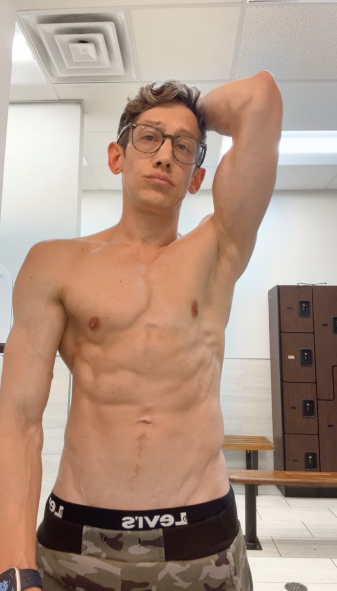 Life has been EXTREMELY busy for me for the past few months. I had no choice but to take a leave of absence from my socials. I’ve got a lot on plate still, but I am otherwise back. 🙂‍↕️ Allow me some time to respond to DMs and return favors. 🙏🏼

Follow new <a href="/body_by_3lijah/">Elijah</a>