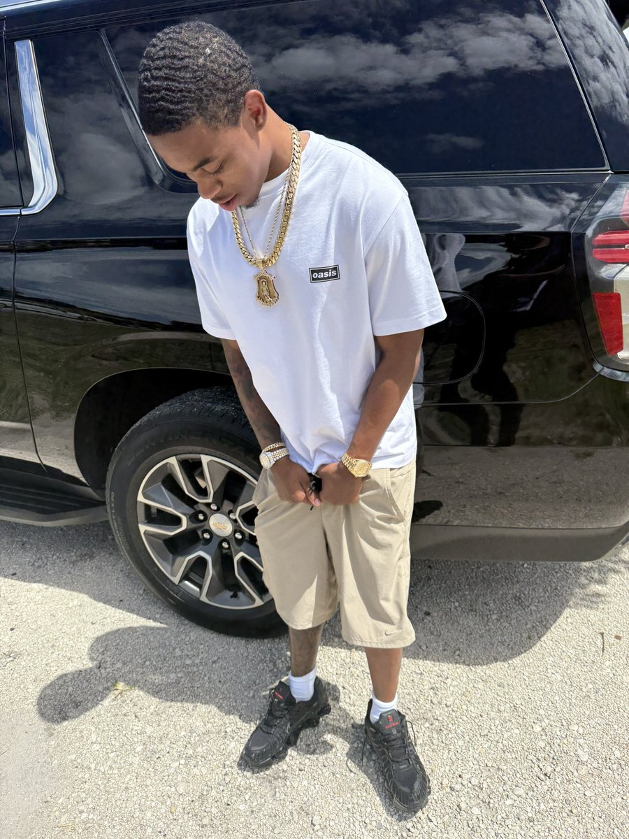 _renownedd's tweet photo. young boss nigga $M 💸💸💸 https://t.co/tMijxYUgJ0