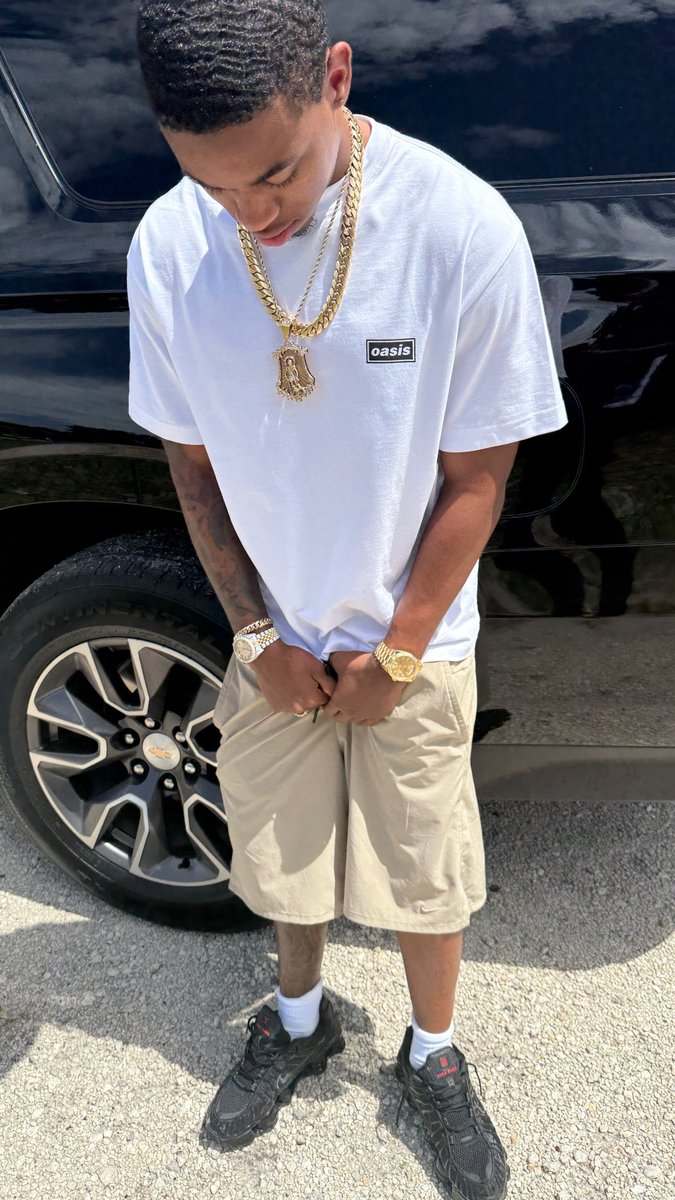 _renownedd's tweet photo. young boss nigga $M 💸💸💸 https://t.co/tMijxYUgJ0