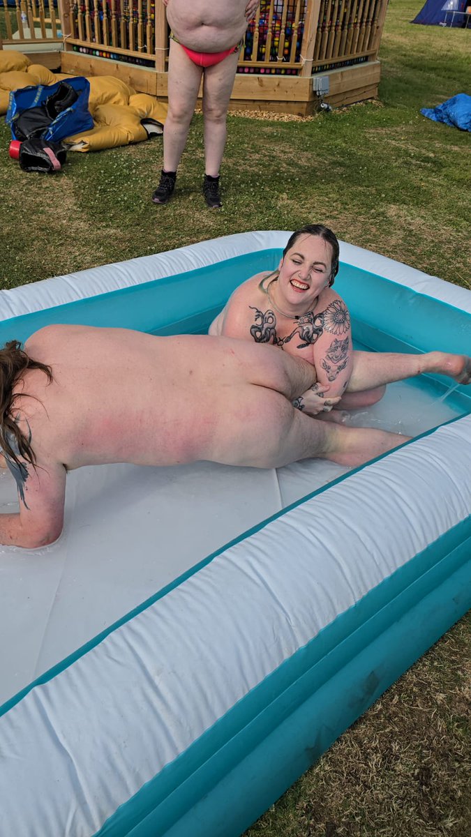 So another kink to add to my list 😈 naked lube wrestling is 😘👌 

Even if I did lose every round of every match 😂 

<a href="/JPetersAdult/">J Peters</a> is my opponent in these images 🖤 taken at the insane bdsm festival "jezfest"!!!