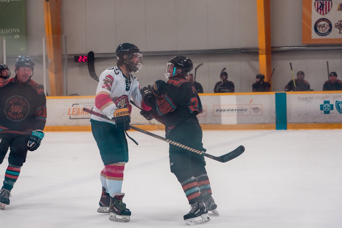 Not me yelling “FIGHT HIM” every five seconds, from behind my camera. 🤣✨

Snapped some hockey today for <a href="/beauknows/">BEAU</a> team! 

A legend, both on and off stage! 🤘🏻