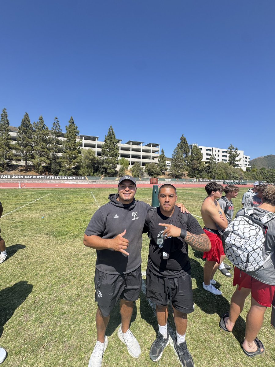 TipetiPaini's tweet photo. Had a amazing time competing and working at the Cal Poly Big Man Camp!

@joshletuli @WPlemons @Gregorian 
@coach_c_will @TVLfootball 
@NotYoDaddysMLL @BlackHatFootbal @BrandonHuffman @CoachZachN_ @SacMaxPreps @WCPSacramento @_Vc_209 @CoachZachN_ https://t.co/yE53NL3HEl