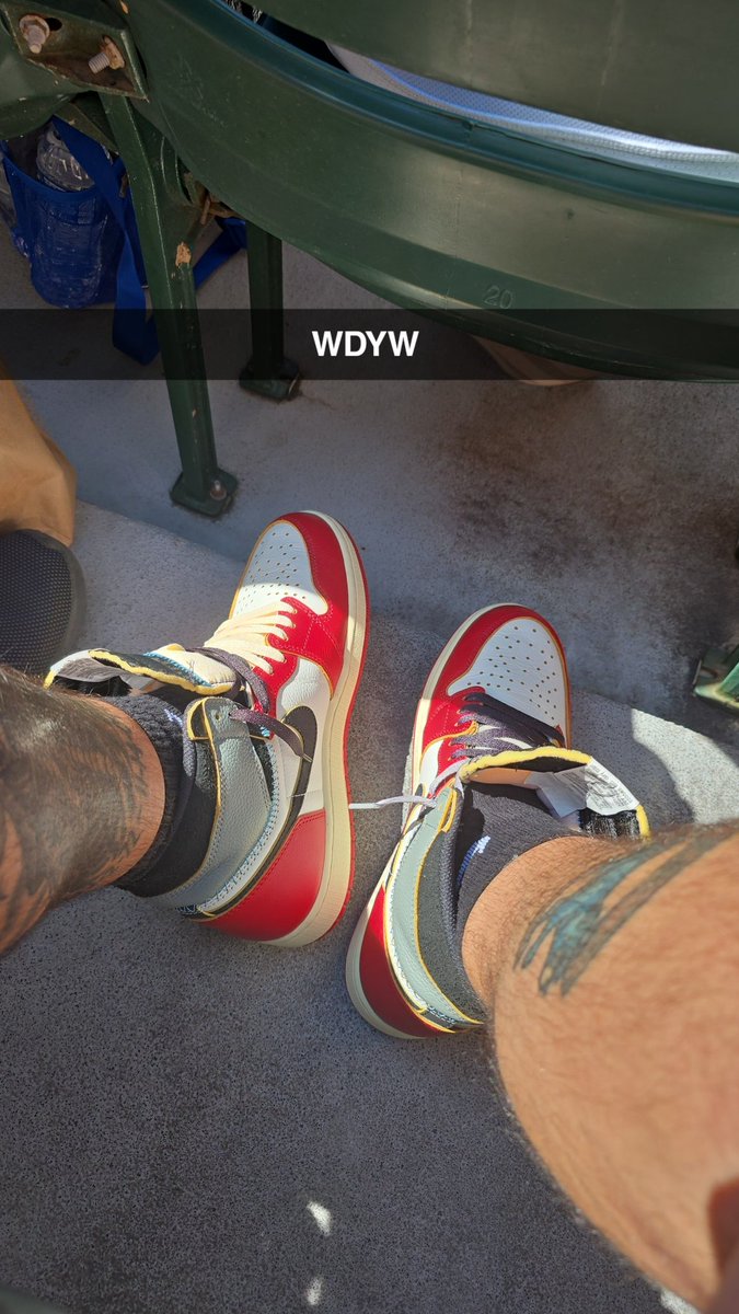 Ceballos26's tweet photo. @SnkrsStock Super late https://t.co/BlWCSZYb1v