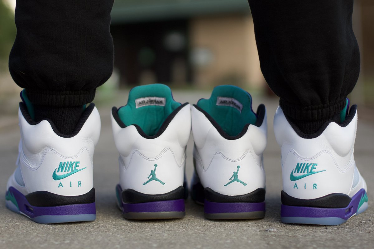_ImKurrupt_'s tweet photo. Out with the old grape 5s from 2013 and in with the new and improved grape 5s from 2025

#sneakerhead #sneakertravler #releaseday #sneakercommunity #collection #collector #resell #reseller #hype #hypebeast #nike #jordangrape5 #grape5 #jordan #retro #vintage #NEWGENERATION https://t.co/xRLjd3iZRR