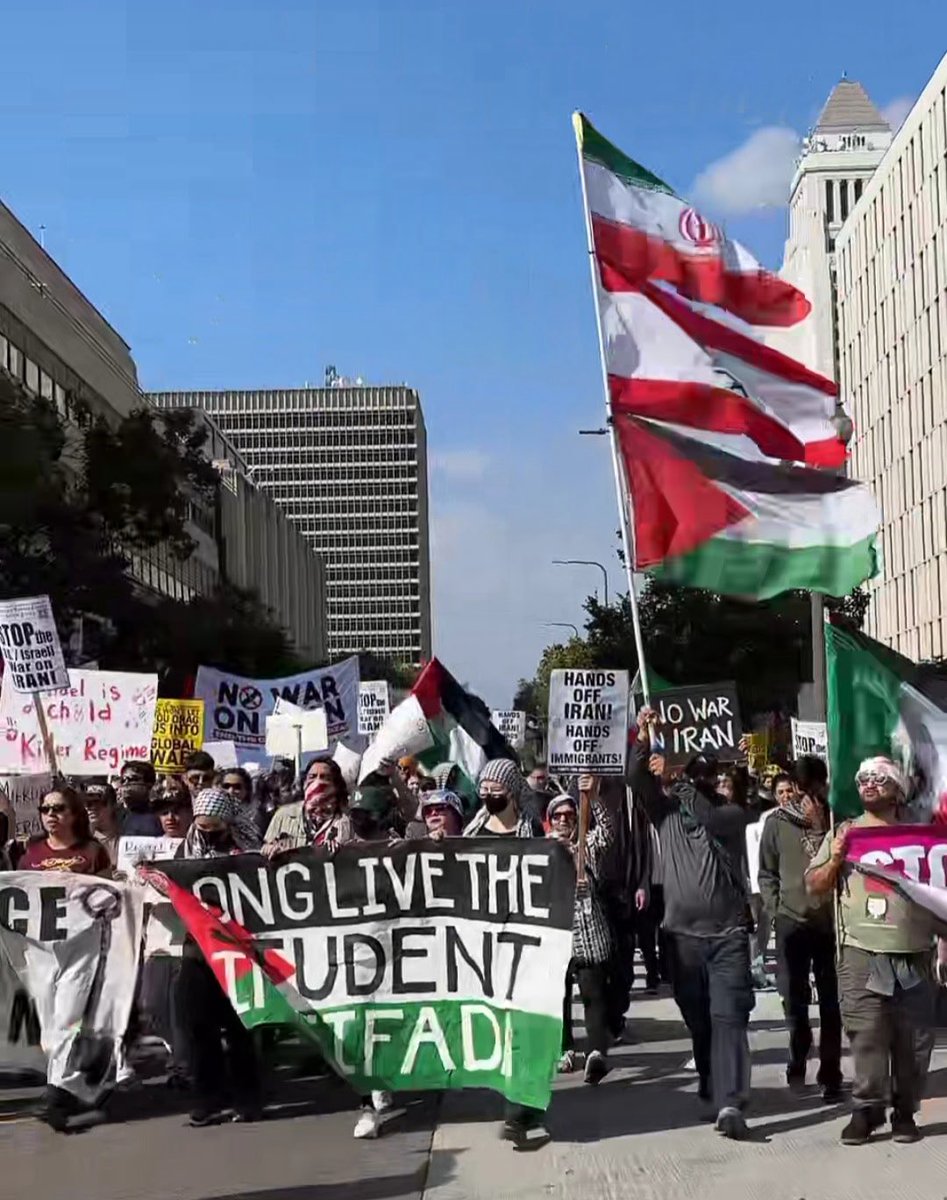 🚨HAPPENING NOW 🚨 Downtown LA.
“Long live the Intifada.”

They’re calling for terror. That’s what an Intifada is, violence and murder, now glorified.

And look closely, they’re waving the Islamic Republic of Iran’s flag, the one hijacked by the IRGC from the Iranian people. That
