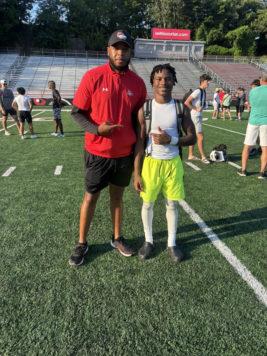DmarionW2029's tweet image. #AGTG🙏 After a great camp and conversation with @_CoachDes I am very blessed to receive my first offer from South East Missouri State‼️(@SEMOfootball) @Coach_QuinJones @CoachBerb @coachrcoon @BristerCade @DonnieCheers11