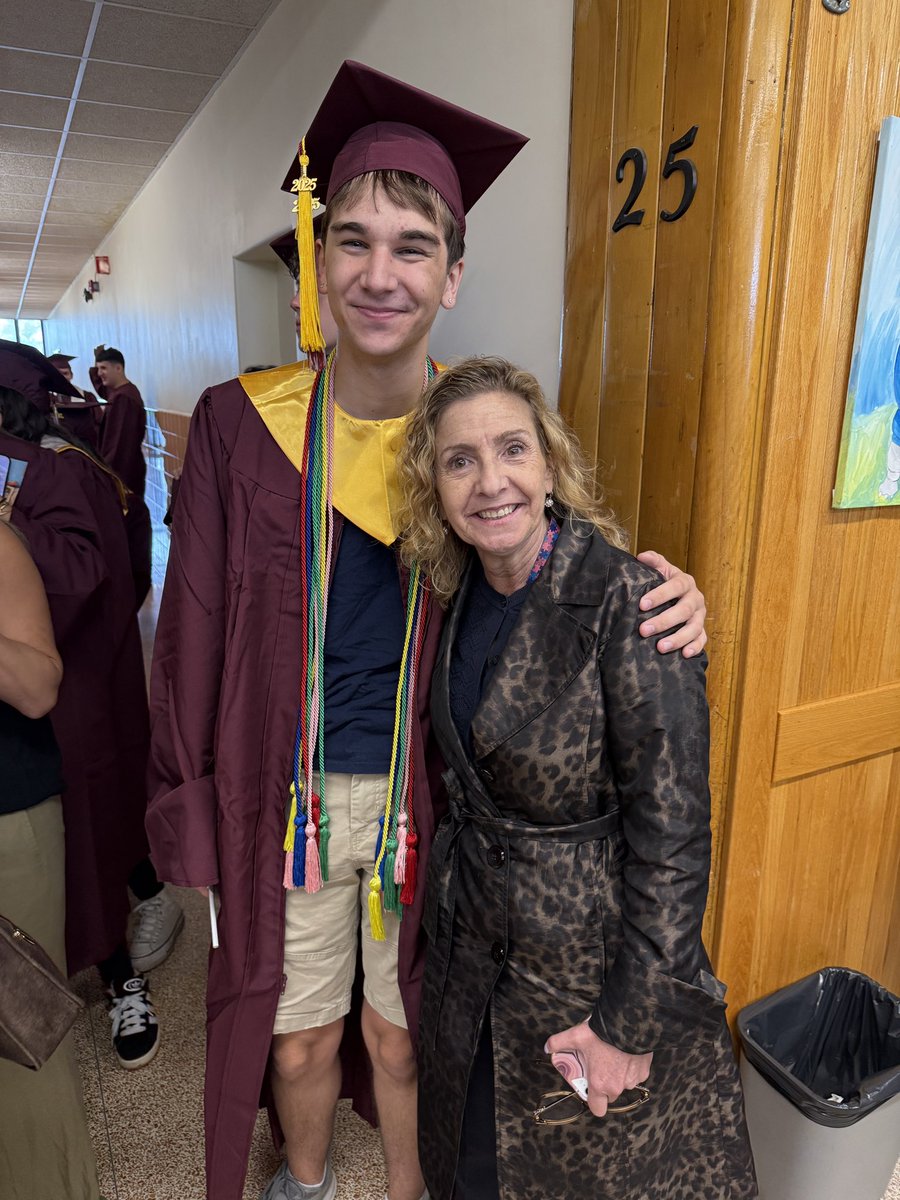 DanielGreff's tweet image. From a walk through BG, to prom, to finally walking the stage - this week has been nothing more but a reminder of how truly blessed I am... thank you to everyone who made my education enjoyable &amp;amp; engaging! @BGreenSchool @WTClarkeMS @lizkinsella93 @WTCRams @emeadowschools
